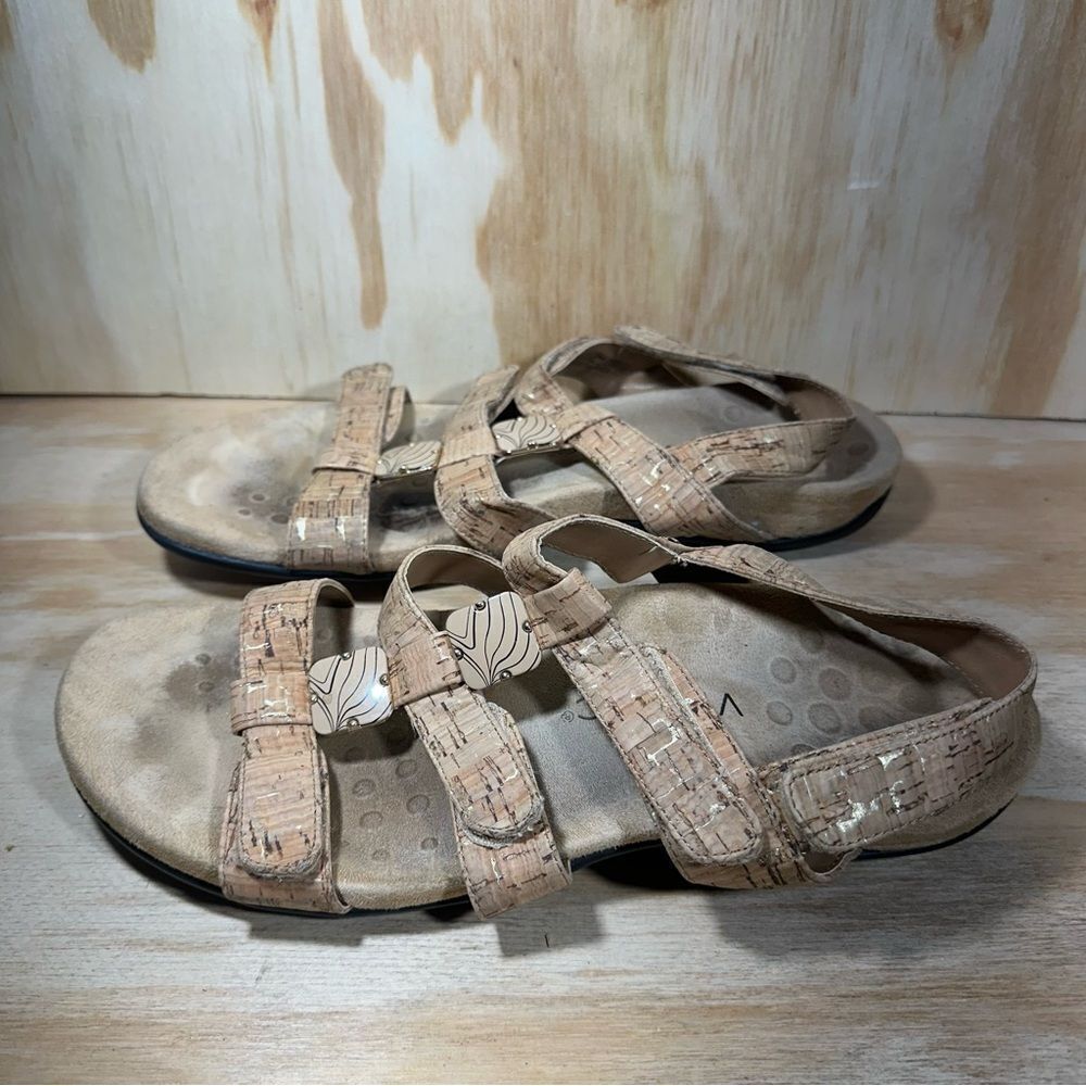 Vionic Tan Comfort Sandals Women’s Size 10